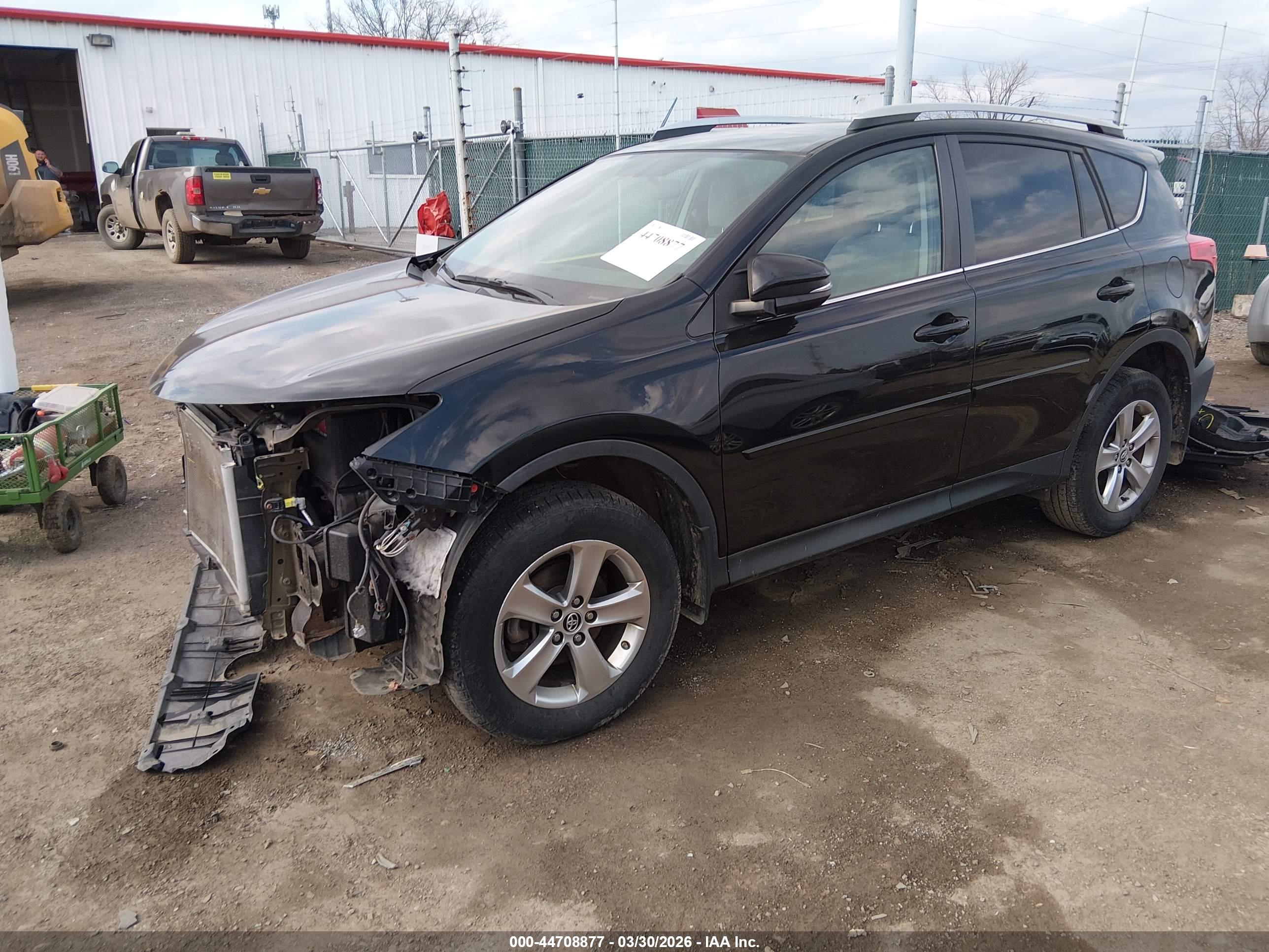 2015 TOYOTA RAV 4 — VIN 2T3RFREV9FW314250 — photo 2